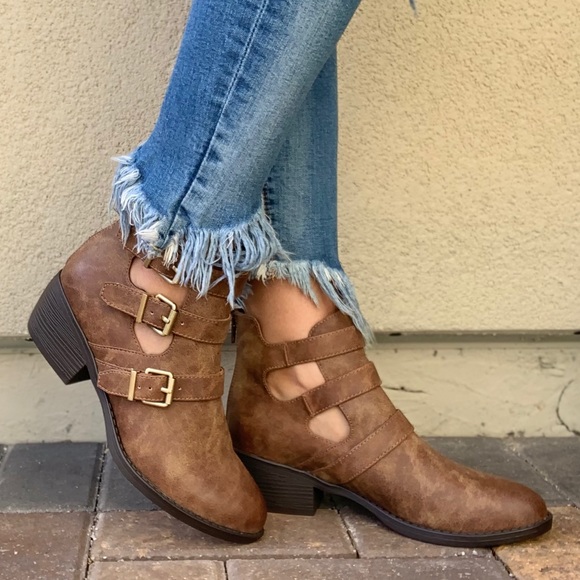 NIB Cognac Vegan Leather Buckle Ankle Booties - Picture 3 of 8